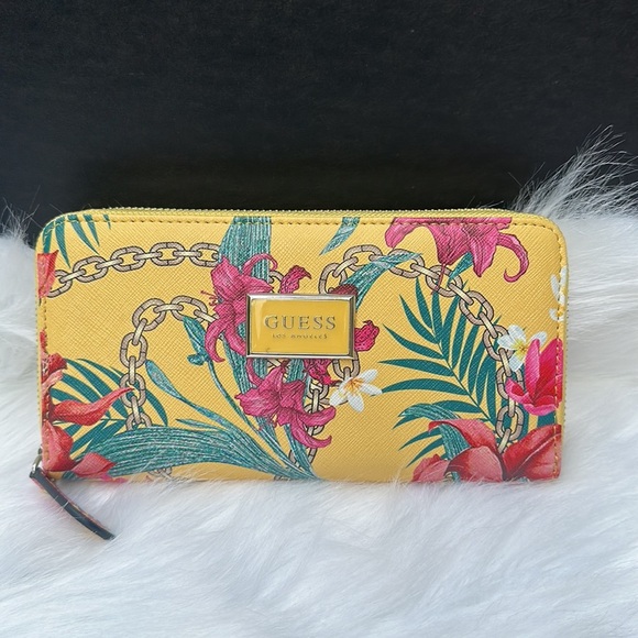 New GUESS Abree Zip-Around Wallet - Picture 1 of 4